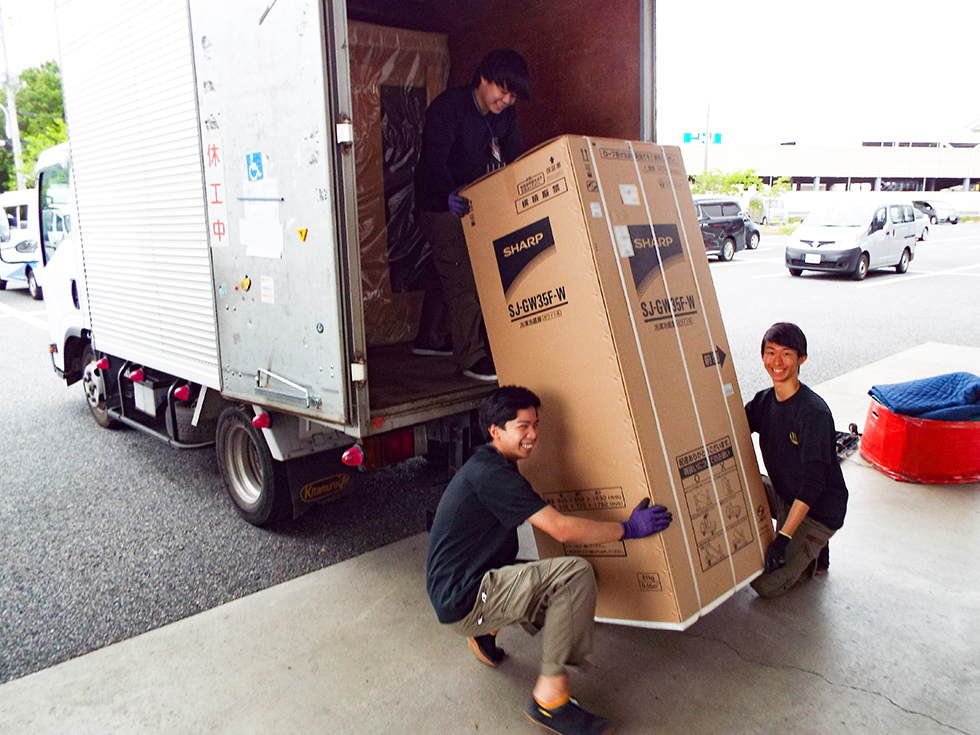 家電配送の積み込み01